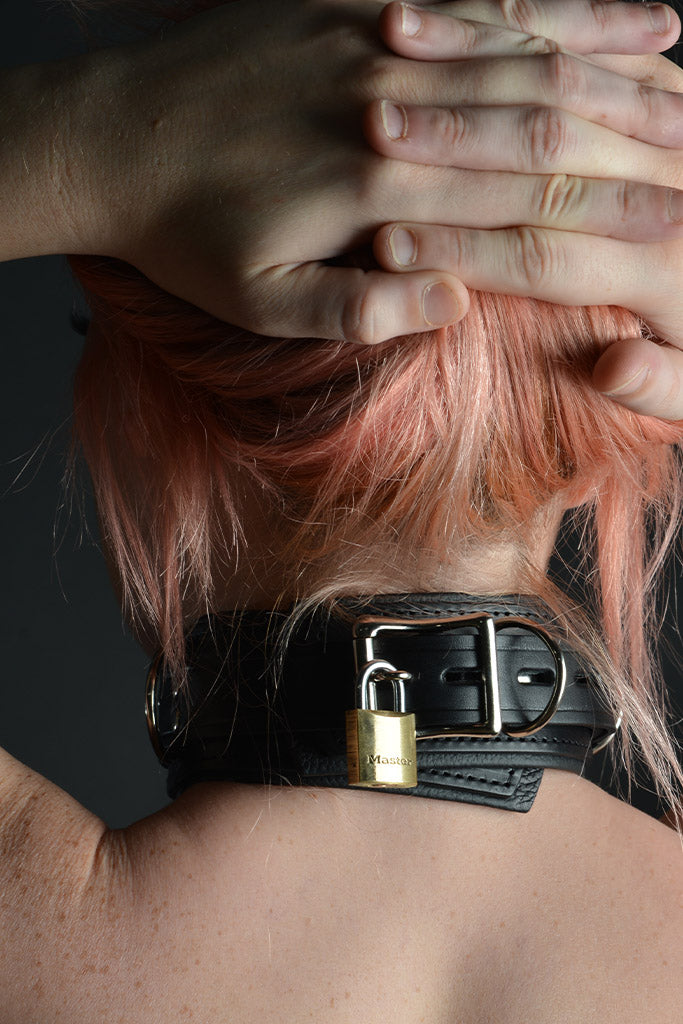 Leather submissive collar